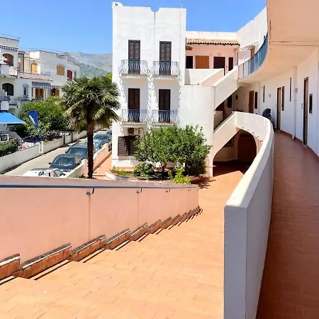 Bianco * Giardini Naxos