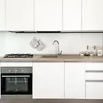 Bianco Daire Giardini Naxos